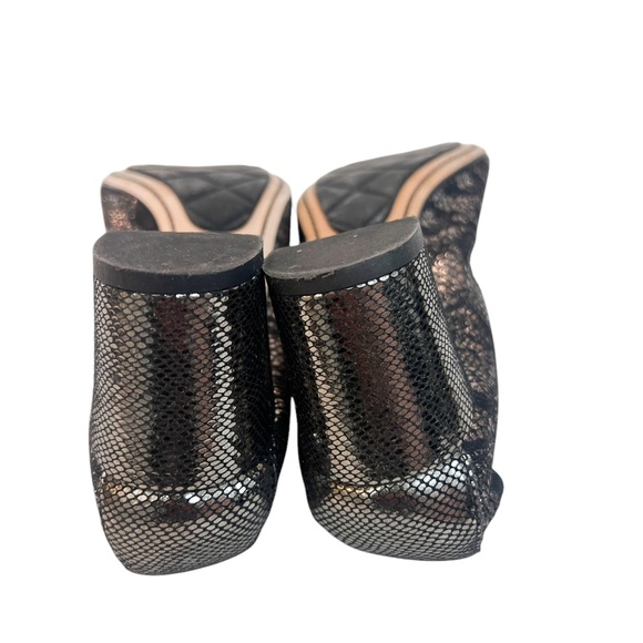 Chanel Leather Elastic Stretch Spirit CC Pumps - Picture 6 of 9